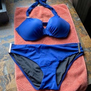 Victoria’s Secret 2 piece bikini Navy blue with gold metal clips. Gently used